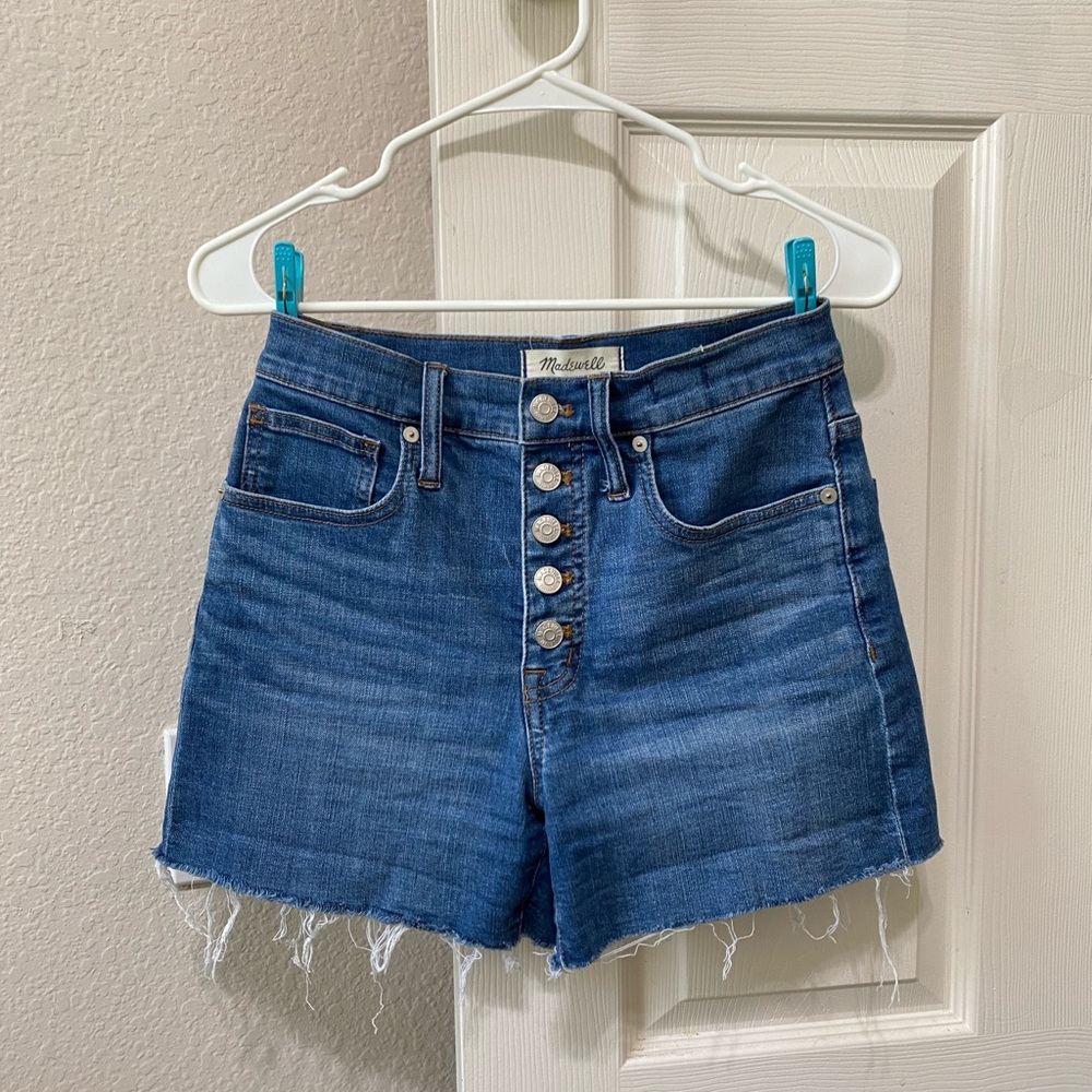 High rise denim shorts in derby wash